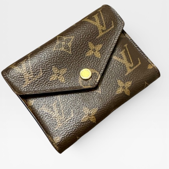 LOUIS VUITTON 2019 Monogram Victorine Wallet - Picture 2 of 16